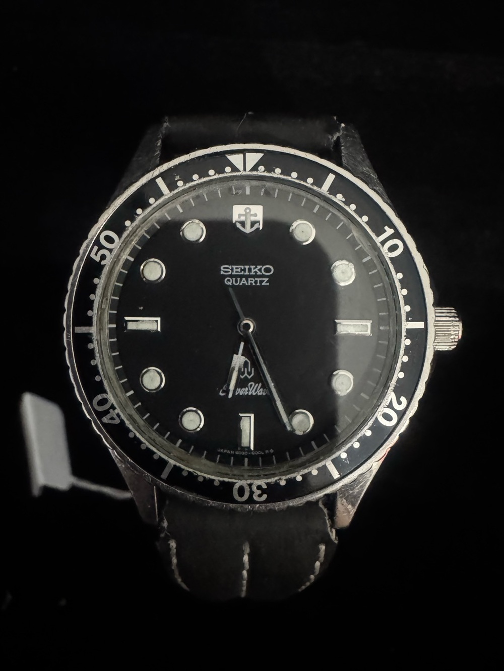 Seiko Black and Silver Dive-Style Wristwatch